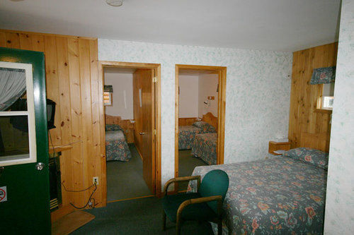 Spectacle Lake Lodge Банкрофт Екстериор снимка